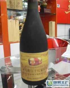 威龙假日干红葡萄酒 蛇龙珠21年老树龄的品质与风味探析